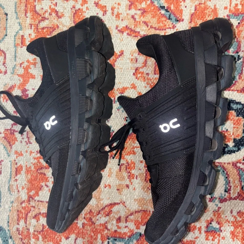 On Running Cloudswift Men's Athletic Shoes in Black - Picture 5 of 10